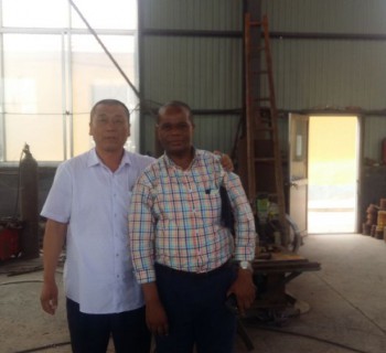 黎巴嫩客户来厂订购设备