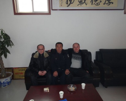 俄罗斯客户来厂订购破碎制沙生产线